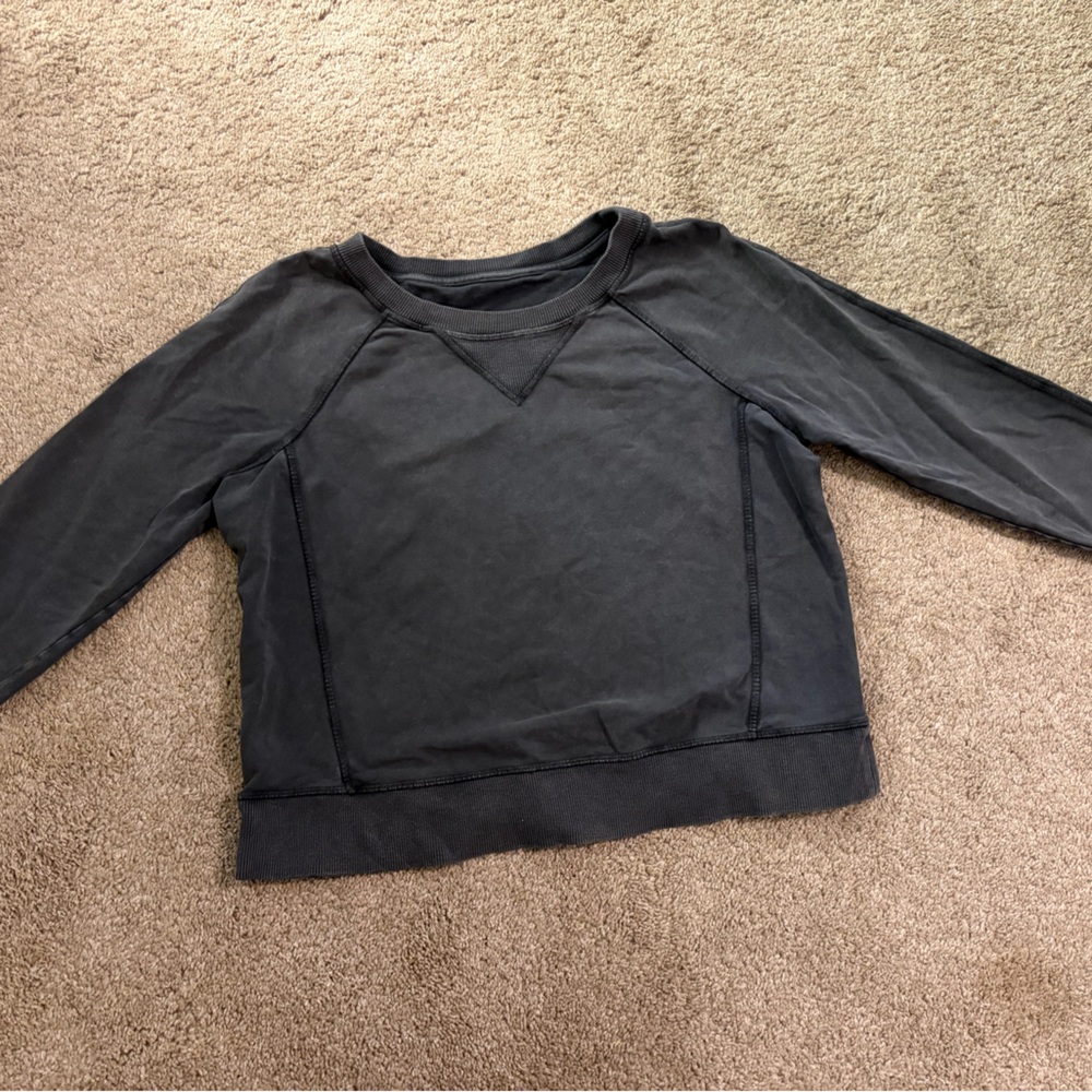 Lululemon Black Crewneck Sweatshirt